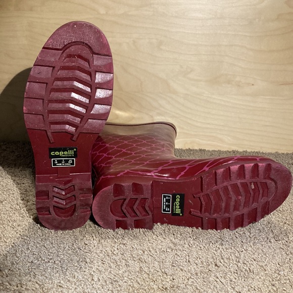 Capelli pink patterned rain boots. Size 9 - Picture 4 of 5